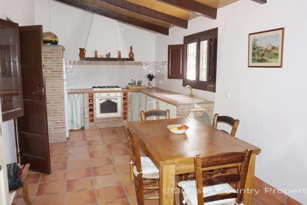 Traditional Villa Big Pool And Gardens Iznajar